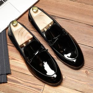 Mocasines de Cuero Hechos a Mano para Hombre, Zapatos Casuales y de Negocios Cómodos, Personalizados, Sin Cordones, Transpirables e Impermeables, que Aumentan la Altura - Product Image 1