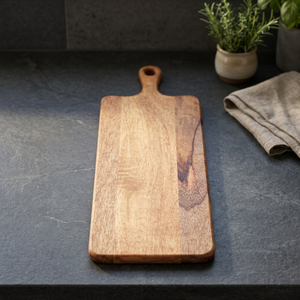 Planche à découper rectangulaire longue et mince en teck massif avec poignée de suspension - Product Image 2