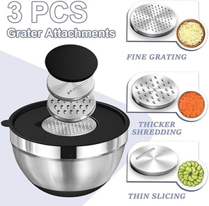 Set di 8 Ciotole Impilabili in <span class=keywords><strong>Acciaio</strong></span> Inox <span class=keywords><strong>con</strong></span> Coperchi Ermetici, 3 Grattugie e Basi Antiscivolo per Cucina - Product Image 3