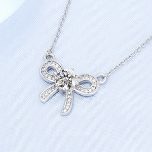 Collier pendentif nœud papillon entièrement pavé de diamants pour femme, design nœud tendance, chaîne de clavicule, vente en gros d'usine - Product Image 3