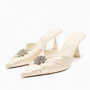 Sensuelle été nouveauté femmes Beige Satin appartements talon fin bout pointu chaussures de mariée avec flocon de neige strass maille doublure - Product Image 1