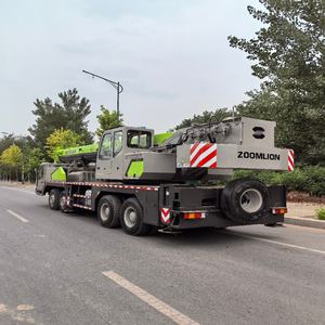 Grúa Móvil ZOOMLION ZTC500 de 50 Toneladas, Marca China, Pluma de 42m, Alta Eficiencia para Ingeniería de Construcción Portuaria - Product Image 4