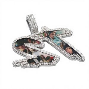 Collier à pendentif en chaîne à maillons de style classique en plaqué or 14 ct/18 ct de l'usine de bijoux personnalisés Bijoux certifiés sur mesure - Product Image 1