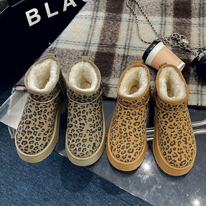 <span class=keywords><strong>Bottes</strong></span> d'hiver pour <span class=keywords><strong>femme</strong></span> à tige courte, style international, épaisses, doublées polaire, chaudes, à enfiler, imprimé léopard - Product Image 3