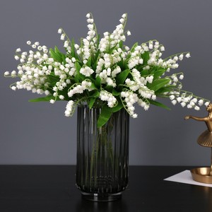 Fleur artificielle unique <span class=keywords><strong>de</strong></span> <span class=keywords><strong>muguet</strong></span>, accessoire <span class=keywords><strong>de</strong></span> photographie <span class=keywords><strong>de</strong></span> mariage à la maison, fleur décorative - Product Image 3