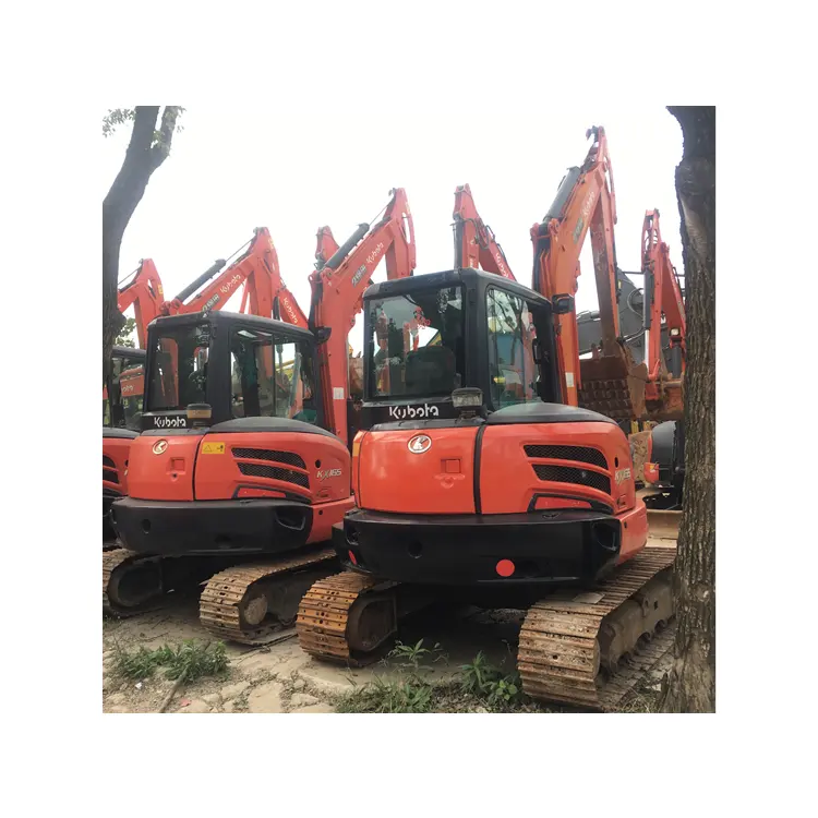 In attesa della vendita dell'escavatore usato originale importato giapponese Kubota 165