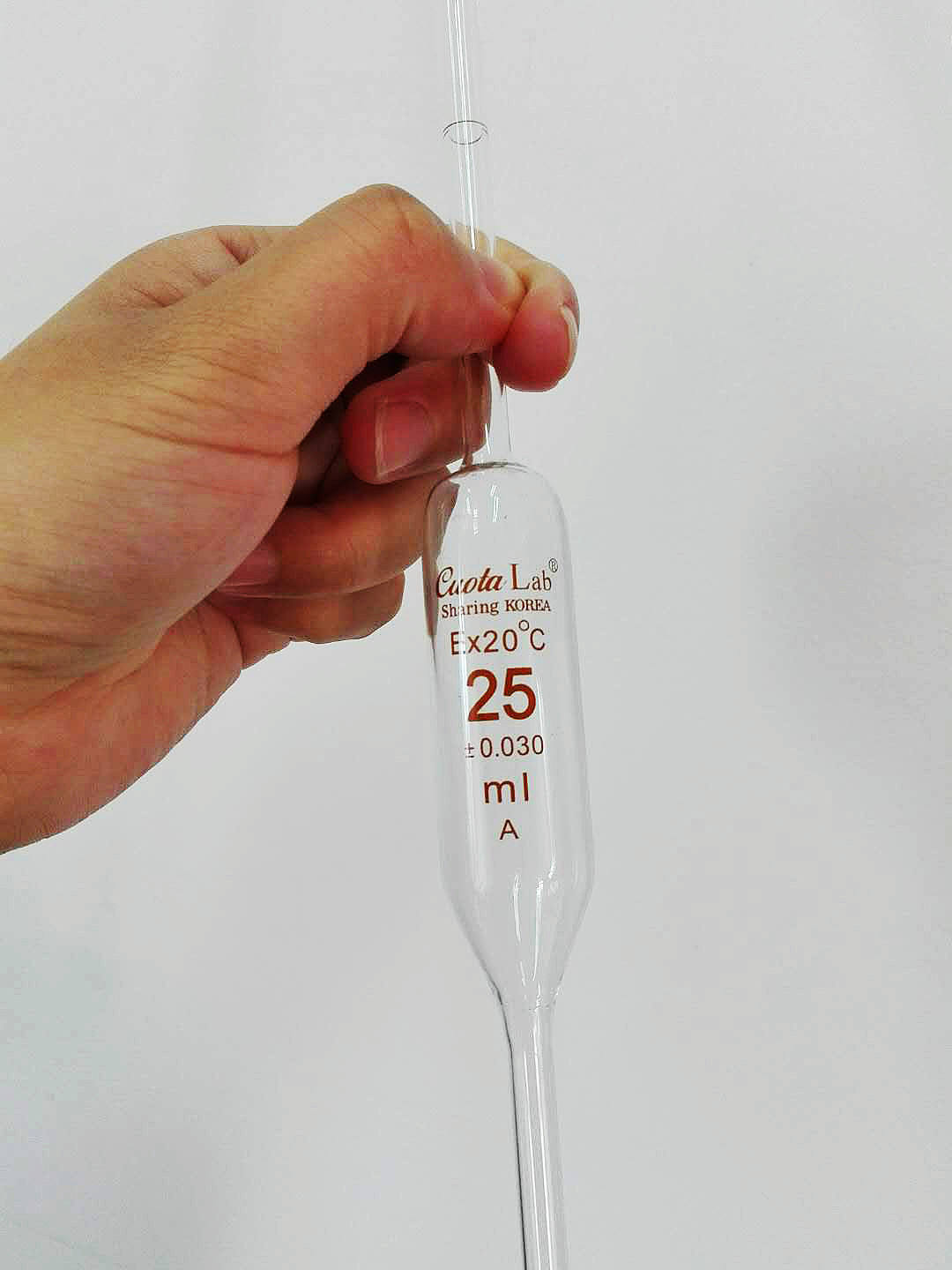 DWK Life Sciences (Kimble) Volumetric Pipettes, Class A pipettes, 25 mL  from Cole-Parmer, image size:1080x1440