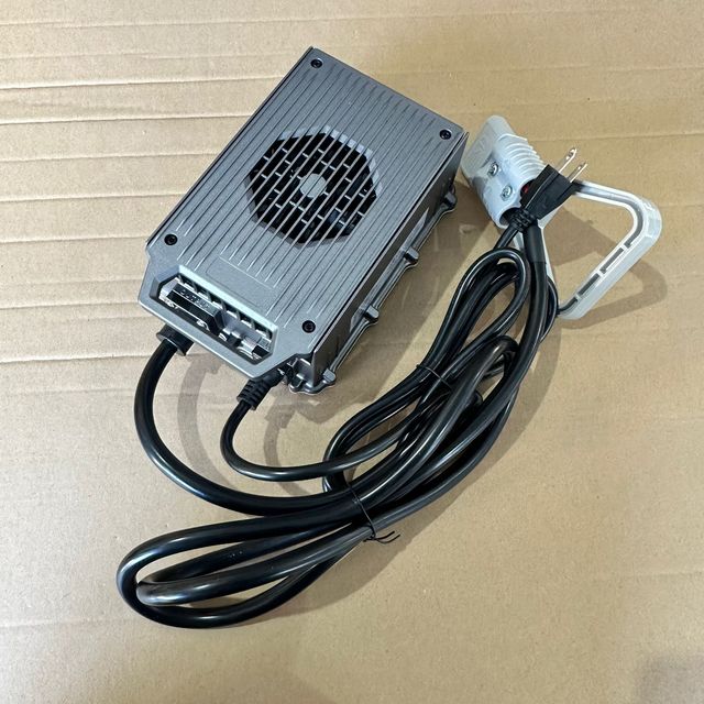 High Efficiency Battery Charger 12V 24V 48V 72V 10A 20A 40A 30A Lithium Lead Acid Portable Charger IP67 for Buggy Tricycle
