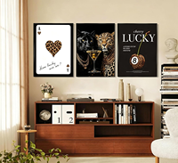 Art mural minimaliste noir mat encadré, motif Léopard Lucky Ace Trio, pour les projets de rénovation d'appartements urbains européens et de boutiques.