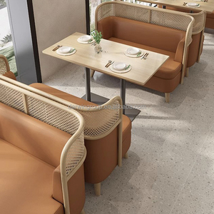 Ensemble de tables et chaises commerciales modernes et écologiques en bois massif et rotin tressé pour <span class=keywords><strong>restaurant</strong></span> à thème, café, ou espace décontracté - Product Image 1