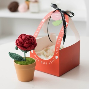 Bouquets de roses tricotés à la main sur mesure avec fil haut de gamme, personnalisation de cadeau avec boîte cadeau, fleur faite à la main - Product Image 6