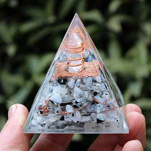 Crystal Pyramid Resin <b>Ornament</b> With Quartz And Copper Wire Home Decor Gift For Couples Friends Family - Product Image 1
