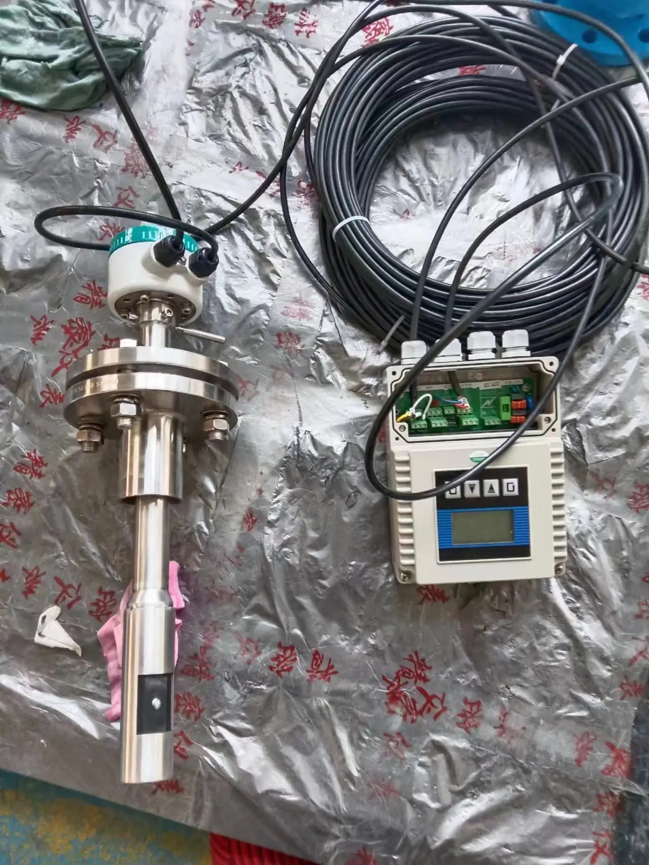 Pemasok Cina RS485 Keluaran Digital Memasukkan Flowmeter Jenis Penyisipan Aliran Meter Elektromagnetik