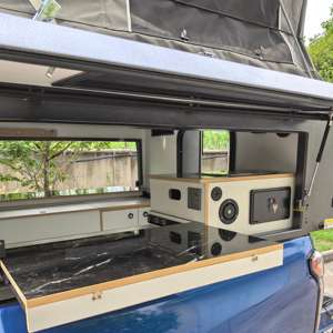 Personalizado para <span class=keywords><strong>Toyota</strong></span> <span class=keywords><strong>Hilux</strong></span> Camper Shells Plastic Pop-Up Short Bed Slide Truck Campers Hecho en China Fibra de vidrio 4x4 Capacidad para 4 personas - Product Image 2