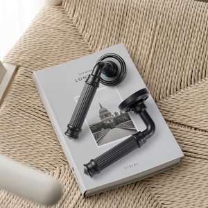 Poignée de porte moderne en alliage de zinc à <span class=keywords><strong>prix</strong></span> <span class=keywords><strong>d</strong></span>'usine, noire, avec serrure silencieuse et clés, pour chambre, salle de bain, maison, bureau, hôtel, villa - Product Image 6