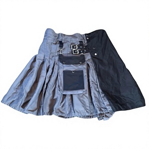 Jupe mini cargo plissée taille haute pour femme, style kilt utilitaire, réversible, asymétrique, color block, avec poche à boucle - Product Image 1
