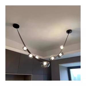 Lustre de salle à manger à <span class=keywords><strong>suspension</strong></span> en cuir au design moderne personnalisé avec globes de <span class=keywords><strong>verre</strong></span> fumé - Product Image 4