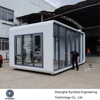 Maison mobile écologique moderne en forme de capsule spatiale, préfabriquée, modulaire, portable, sur roues, entièrement meublée