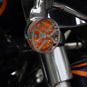 Protector de Luz Direccional Delantera para <span class=keywords><strong>Harley</strong></span> <span class=keywords><strong>Davidson</strong></span> Gliding, Carcasa Protectora de Aleación de Aluminio Plateada - Product Image 3