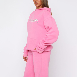 Sudadera con Capucha y Pantalones Deportivos de Alta Calidad, Fabricante de Conjuntos Deportivos Holgados con Logotipo Personalizado Estampado en Relieve - Product Image 3
