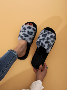 Pantoufles pour femmes à imprimé léopard, en fausse fourrure, à bout ouvert, moelleuses, pour la maison et la chambre, vente en gros - Product Image 2