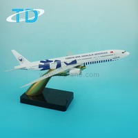 Modèle d'avion à réaction turc B777-300 à l'échelle 1/160, 47 cm, avec socle