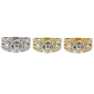 Bague de fiançailles en platine pour femme avec diamant rond taille brillant, design cluster de luxe, diamants naturels certifiés - Product Image 3