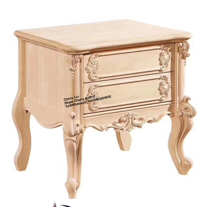 Деревянная мебель, тумбочки, стол во французском стиле.