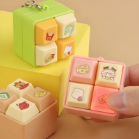Porte-clés LED lumineux en forme de touche de clavier, jouet anti-stress sonore, mignon Kawaii, vente en gros, personnalisable OEM ODM