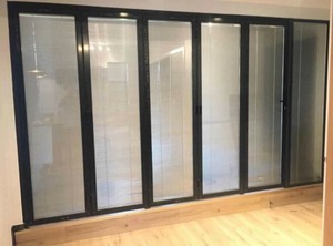 Pintu Lipat Eksterior Hitam Multi Lipat Rangka Aluminium Pintu Lipat Kaca Balkon - Product Image 3