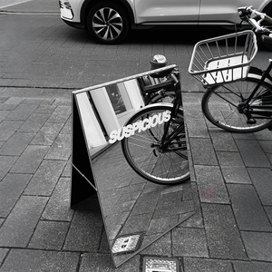 <span class=keywords><strong>Panneau</strong></span> <span class=keywords><strong>publicitaire</strong></span> en acier inoxydable miroir en forme de A pour la publicité extérieure, <span class=keywords><strong>panneau</strong></span> de magasin et de salon avec <span class=keywords><strong>panneau</strong></span> sandwich intérieur - Product Image 1