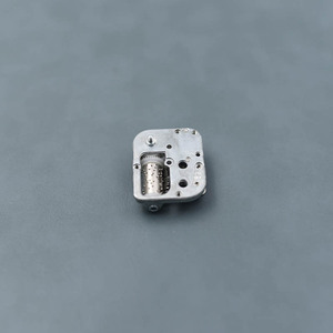 Yunsheng กล่องดนตรีอัตโนมัติ18เสียง, กล่องดนตรีมินิไขลานขนาดเล็กเคลื่อนไหวเปียโนแปดโทนวัสดุโลหะตกแต่งบ้านที่ทันสมัย - Product Image 2