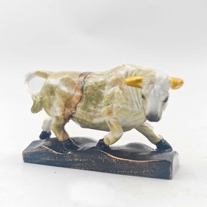 Figura de Vaca con Cuernos Dorados, Hecha a Mano, Estilo Arte Popular, Esculpida <span class=keywords><strong>en</strong></span> Resina Epoxi, para Sala de Estar, Mueble de <span class=keywords><strong>TV</strong></span>, Escritorio, Navidad, Halloween - Product Image 5