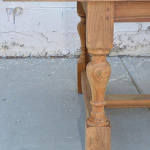 โต๊ะรับประทานอาหารทรงสี่เหลี่ยมสีน้ำตาลไม้หรูหราทันสมัยสำหรับใช้ภายในหรือภายนอกอาคาร - Product Image 5