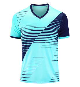 Camiseta Deportiva de Punto para Hombre, Cuello en V, Manga Corta, Secado Rápido, Diseño Geométrico Verde y Blanco, Corte Regular - Product Image 4