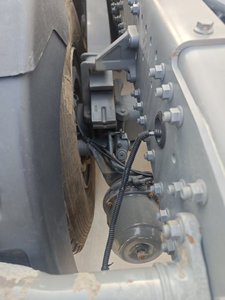 Camion tracteur HOWO MAX 460HP Diesel 6x4 Euro 6 d'occasion <span class=keywords><strong>à</strong></span> <span class=keywords><strong>prix</strong></span> avantageux, suspension pneumatique, caméra arrière, état impeccable, <span class=keywords><strong>prix</strong></span> de gros bas - Product Image 3