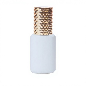 Pegamento Vegano para Extensiones de Pestañas de Marca Privada, Secado Rápido en 0.5s, Inodoro, Resistente al Agua, Fijación Fuerte, Botella de 5ml - Product Image 3