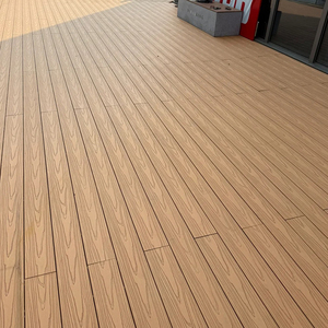 Tarima de Exterior de WPC Compuesto Coextruido, Resistente a la Humedad y Antideslizante, Impermeable por un Solo Lado, para Terrazas - Product Image 5