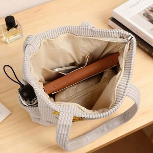 Bolso de Mano Personalizado de Corduroy con Nombre y Flor de Nacimiento para Mujer |   Bolso de hombro de gran capacidad con bolsillos para uso diario, Día del Maestro - Product Image 5