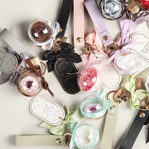 Portachiavi con Sfera Acrilica e Rosa Stabilizzata, Elegante e Raffinato, Decorazione <span class=keywords><strong>per</strong></span> Auto, Regalo <span class=keywords><strong>per</strong></span> <span class=keywords><strong>Lei</strong></span>, Festa della Mamma, <span class=keywords><strong>San</strong></span> <span class=keywords><strong>Valentino</strong></span>, Capodanno - Product Image 5