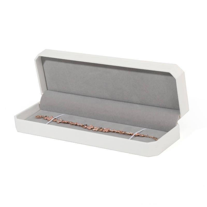 Boîte collier blanche