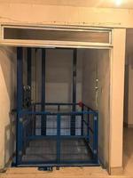 Plateforme de travail verticale à rail de guidage pour atelier, équipement de levage et de manutention de matériaux sécurisé
