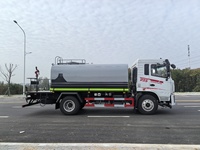 Camion pulvérisateur de jardinage 12 m³ avec moteur diesel, feux LED directionnels, pompe hydraulique 170 CV