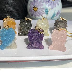 คริสตัลอัญมณีธรรมชาติหลายขนาด2.5ซม. แกะสลักด้วยมือจี้สร้อยคอเป็นมิตรกับสิ่งแวดล้อมสำหรับเป็นของขวัญ - Product Image 2