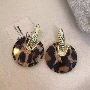 New Fashionable <b>Silver</b> Plated Acrylic Leopard Print <b>Stud</b> Earrings with Geometric Circular Design for Women's Anniversary - Product Image 4