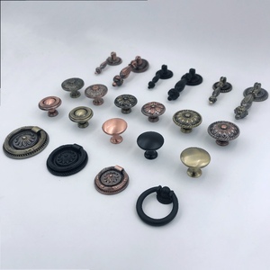Maniglia per Porta in Stile Europeo Antico a Doppio Foro in Bronzo Rosso Zincato, Pomello per Cassetti e Armadi da Cucina - Product Image 2