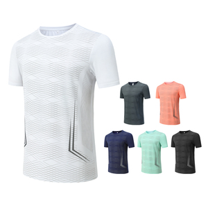 เสื้อยืดโพลีเอสเตอร์แบบเรียบ ขายส่ง ระบายอากาศ แห้งเร็ว คอกลม สำหรับผู้ชาย เสื้อกีฬา ทรงเข้ารูป เสื้อยิมสั่งทำได้ - Product Image 4