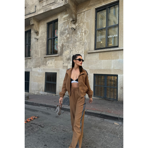 Ensemble de survêtement confortable en nylon coupe-vent avec capuche et détails latéraux imprimés, idéal pour l'hiver et le jogging, taille XL, marron - Product Image 4