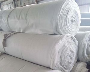 Géotextiles de drainage d'ingénierie utilisés dans les tuyaux perforés optimisent le flux d'eau et retiennent la terre. - Product Image 3