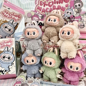 ตุ๊กตา labubu 1.0 2.0พวงกุญแจ popmart Macaron labubu กล่องปริศนามอนสเตอร์นุ่มพิเศษ